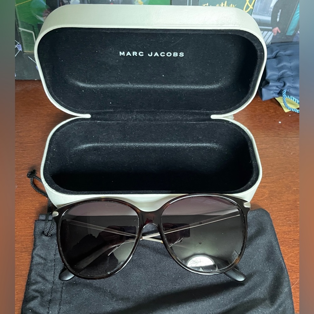 Marc by Marc Jacobs Women’s Sunglassess - Picture 5 of 9